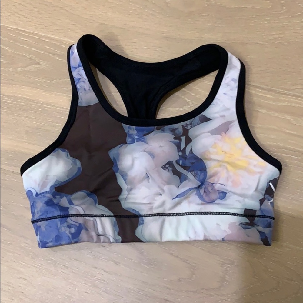 Sports bra/top size small